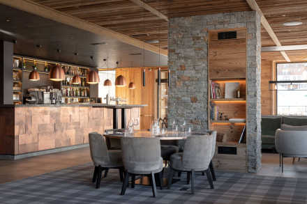 Le Télémark Brasserie Montagnarde aux Menuires, au pied des pistes